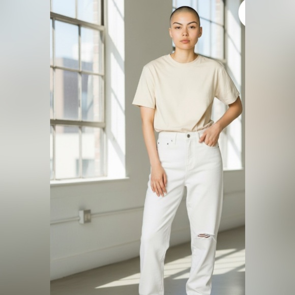 nwt-Sz.12 Universal Thread white
80s mid rise Slim leg
Fitted hip & Thigh - Picture 2 of 8